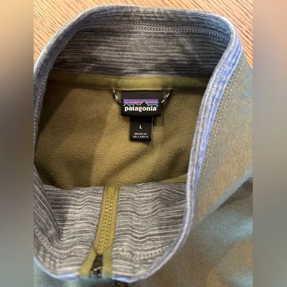 Patagonia Men's Green Zip-Neck Pullover - Picture 6 of 8